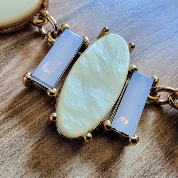 🆕️ Chicos Pria Shell & Dimulated Gemstone Crystal Bib Necklace - Picture 6 of 11